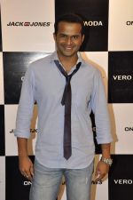 Siddharth Kannan at Vero Moda in Khar,Mumbai on 22nd Aug 2012 (92).JPG